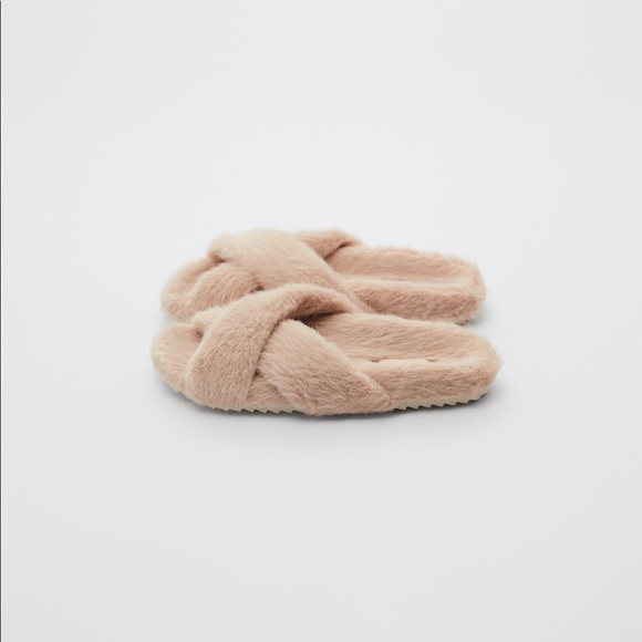 NWT Zara Size 13.5 little girl faux fur slippers - Picture 3 of 5